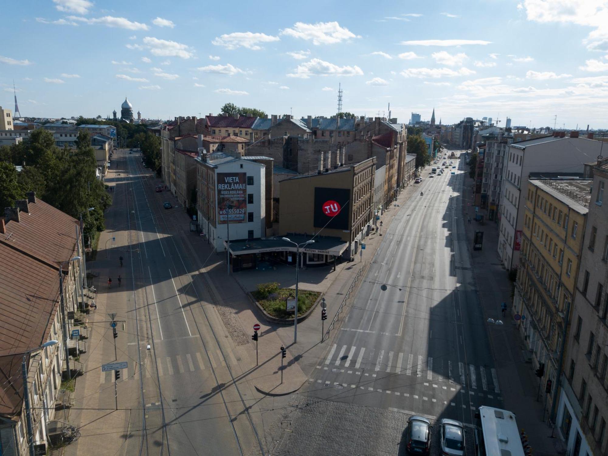 Aparthotel รีกา ภายนอก รูปภาพ Aerial view of the street