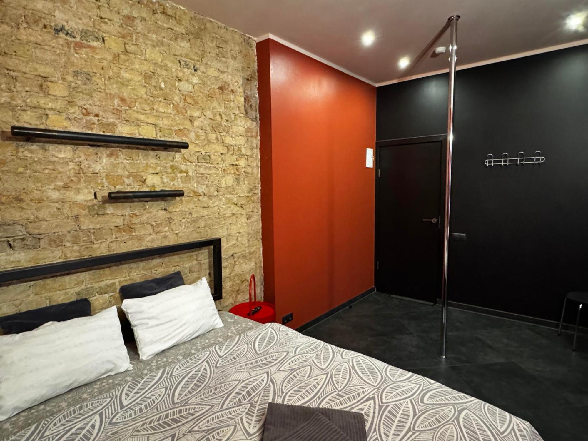 Aparthotel รีกา ภายนอก รูปภาพ A room at a brothel in Amsterdam