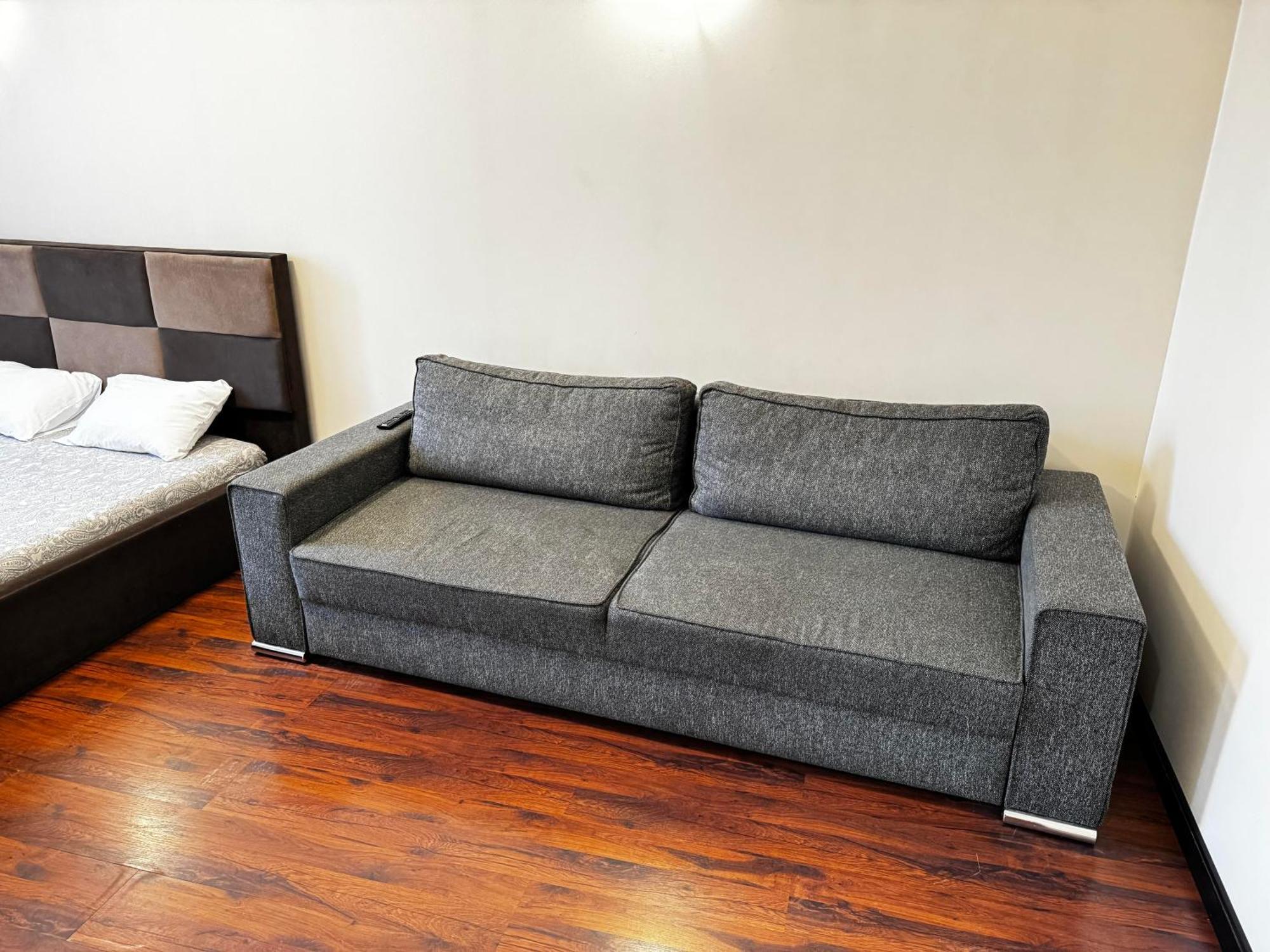 Aparthotel รีกา ภายนอก รูปภาพ A sofa bed